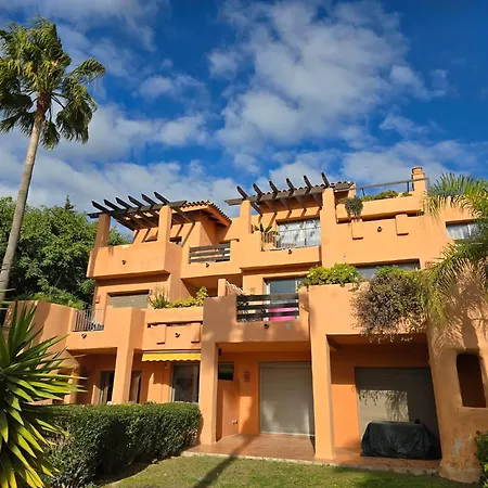 Luxury Private Complex Marbella * 에스테포나